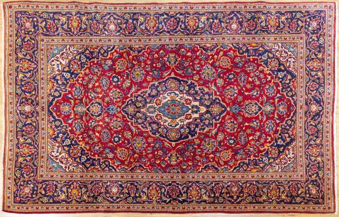 Persian Kashan rug, hand-knotted wool, 312 x 195cm
