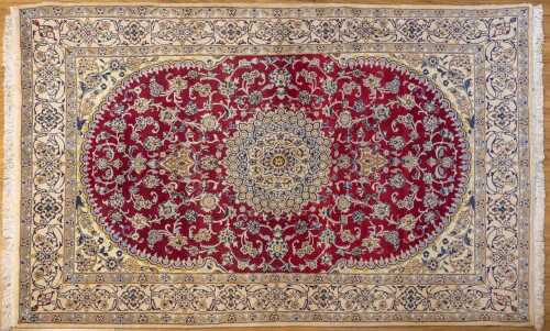 Very fine Persian Nain rug, hand-knotted wool with silk inlay, 310 x 195cm