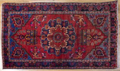 Vintage Persian Hamadan rug, hand-knotted wool, 203 x 114cm