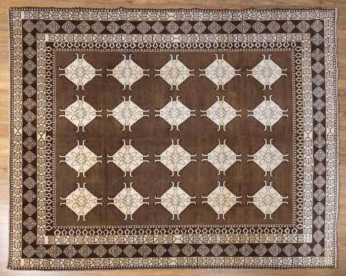 Afghan Chobi carpet, hand-knotted wool, 285 x 230cm