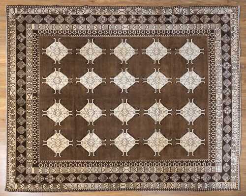 Afghan Chobi carpet, hand-knotted wool, 285 x 230cm