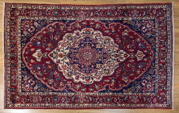 Persian Hamadan rug, hand-knotted wool, 318 x 195cm