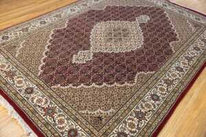 Indo-Persian Tabriz rug, hand-knotted silk and wool, 244 x 172cm - 3