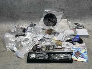 Group of assorted jewellery