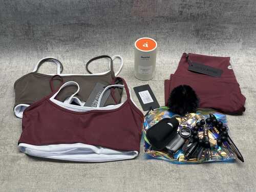 21 · Group of Women's clothing & accessories size M