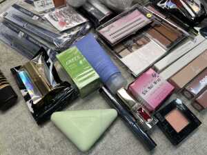 Group of beauty products - 4