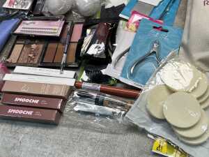 Group of beauty products - 6