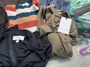 Group of Women's clothing size XS - 4