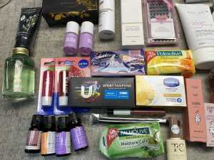 Group of beauty products - 6