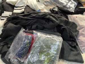 Group of assorted clothing - 4