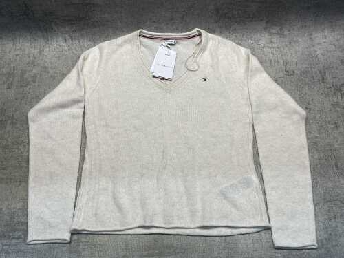 90 · Tommy Hilfiger Soft Wool V-Neck Sweater size XS