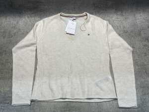 Tommy Hilfiger Soft Wool V-Neck Sweater size XS
