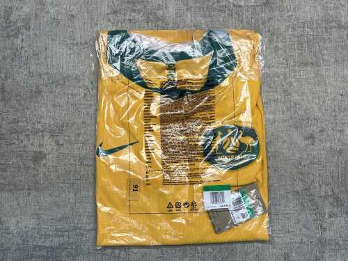 91 · Nike Australia soccer jersey size XL