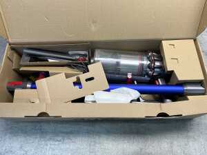 Dyson v11 Advanced vacuum - 3