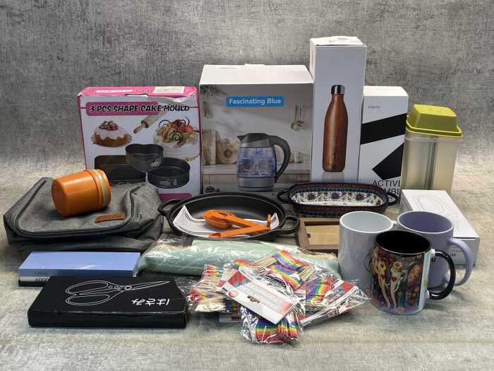 Group of kitchenware