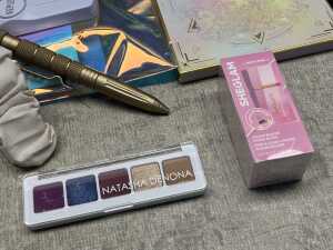 Group of beauty products - 4
