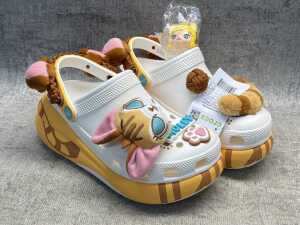 Crocs X Popmart Molly Crush Clog size US 7 Women's - 3