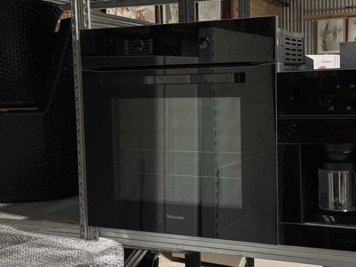 Miele H 2860 B built-in electric oven