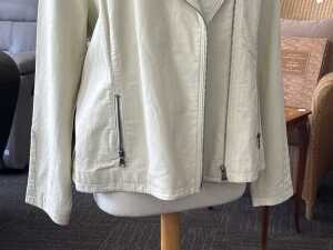Emerge white jacket - 3