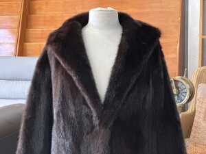 Folks Finer Furs dark brown fur coat - 2