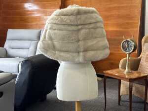 Fur stole with dettachable fur tassels - 3