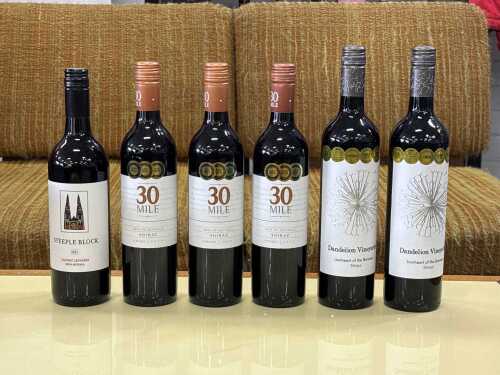 Mixed red wine, six bottles