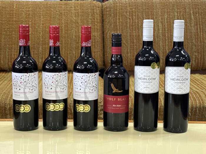 Mixed red wine, six bottles