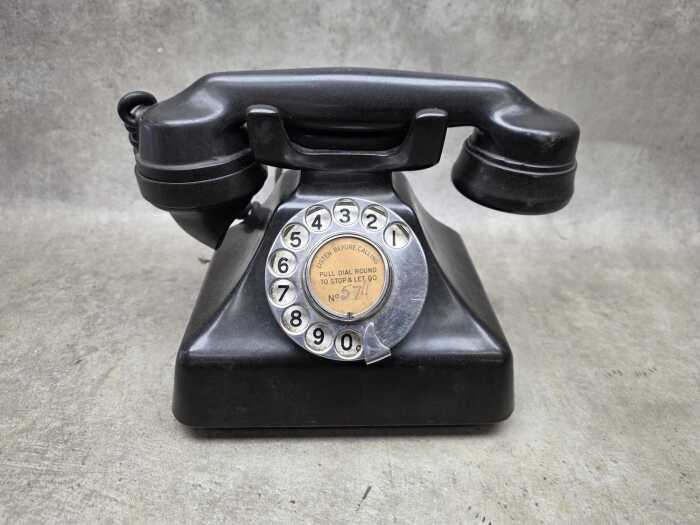 Art Deco GEC 'pyramid' bakelite rotary dial telephone