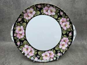 Three Royal Albert 'Provincial Flowers' porcelain pieces - 2