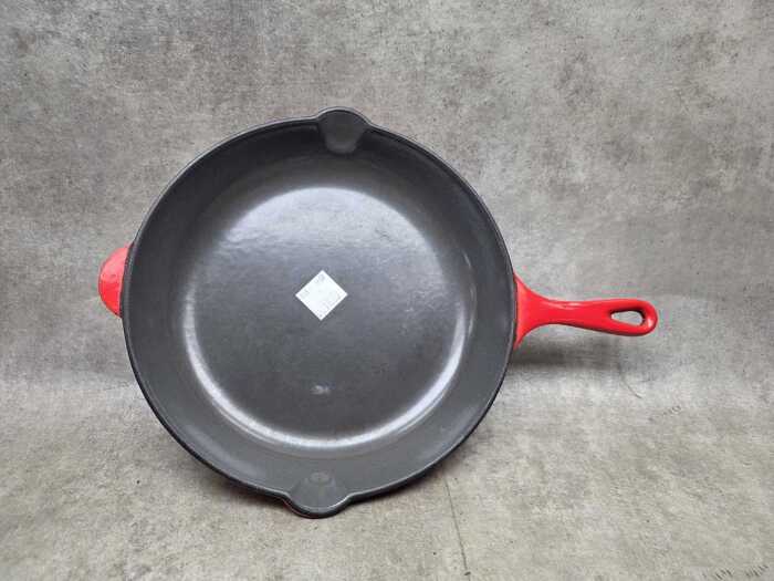 Le Creuset 26cm frying pan