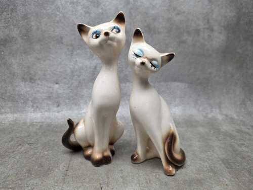 68 · Pair of retro ceramic Siamese cat figures
