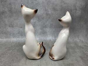 Pair of retro ceramic Siamese cat figures - 3