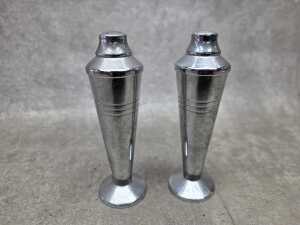 Art Deco silver plated salt and pepper shakers - 2