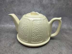 Art Deco lemon glazed ceramic teapot with felt-lined aluminium cosy - 3