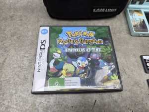 Nintendo DS Lite together with games - 3