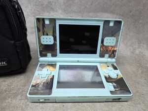 Nintendo DS Lite together with games - 4