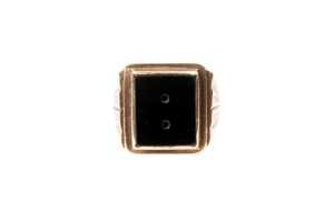 An onyx signet ring in 9 carat yellow gold - 2