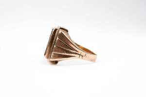 An onyx signet ring in 9 carat yellow gold - 3