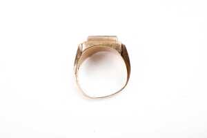 An onyx signet ring in 9 carat yellow gold - 4