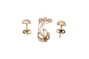 A pair of earrings and a seed pearl setting in 9 carat yellow gold