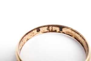 A gold band in 14 carat yellow gold - 4