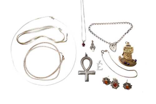 A collection of jewellery in sterling silver
