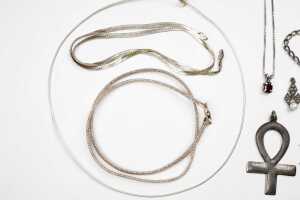 A collection of jewellery in sterling silver - 4