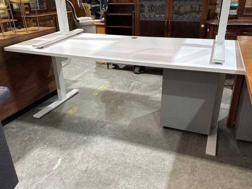 Modern white desk