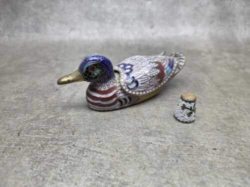 Cloisonne figural duck box