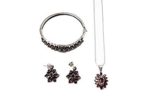 A vintage garnet set in sterling silver