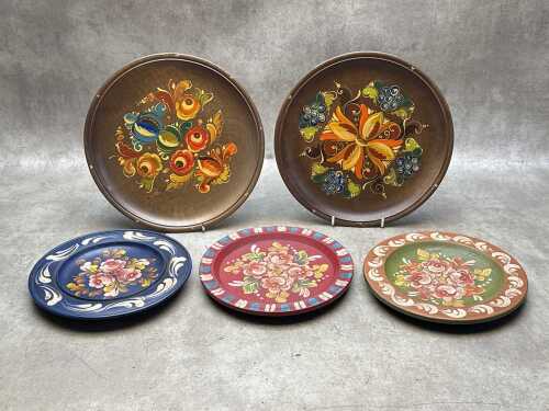 Five hand-painted timber dishes with Rosem&aring;ling floral designs