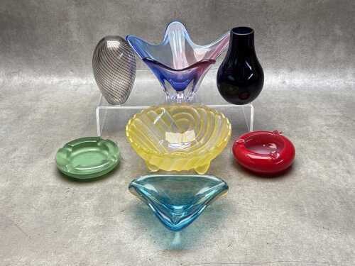 Mid-century art glass including 'splash' bowl, twisted filament specimen vase, ashtrays, etc.