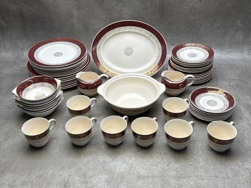 Maddock & Sons porcelain dinner setting for eight