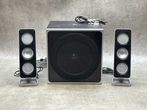 Logitech Z4 3-piece speaker system with remote control